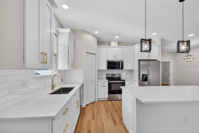 19340 CENTER STREET, Brooksville, FL 34601