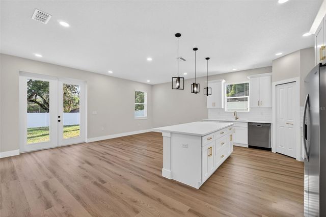 19340 CENTER STREET, Brooksville, FL 34601