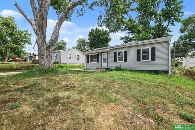 7625 S 40th Street, Bellevue, NE 68147