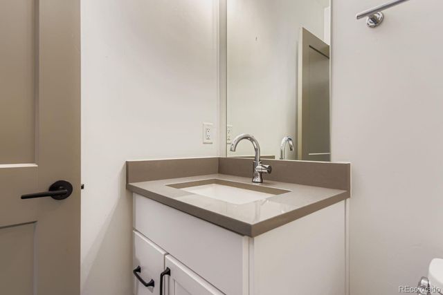 1280 E Hampden Avenue B, Englewood, CO 80113