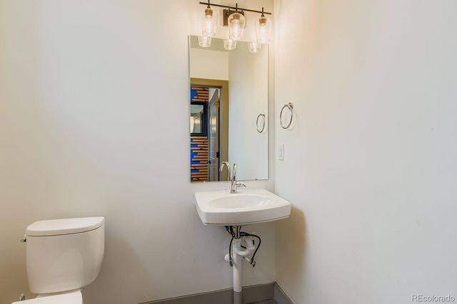 1280 E Hampden Avenue B, Englewood, CO 80113