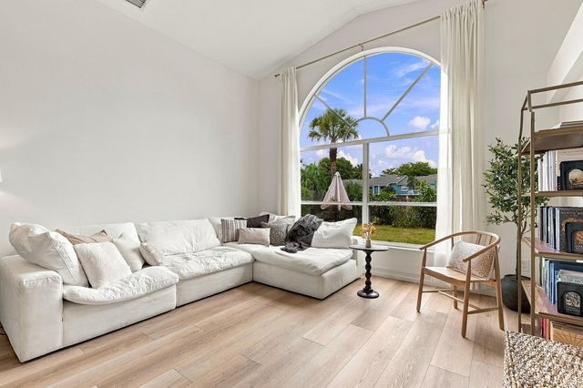 4969 BROADSTONE Circle, West Palm Beach, FL 33417