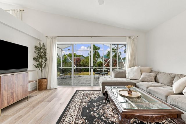 4969 BROADSTONE Circle, West Palm Beach, FL 33417