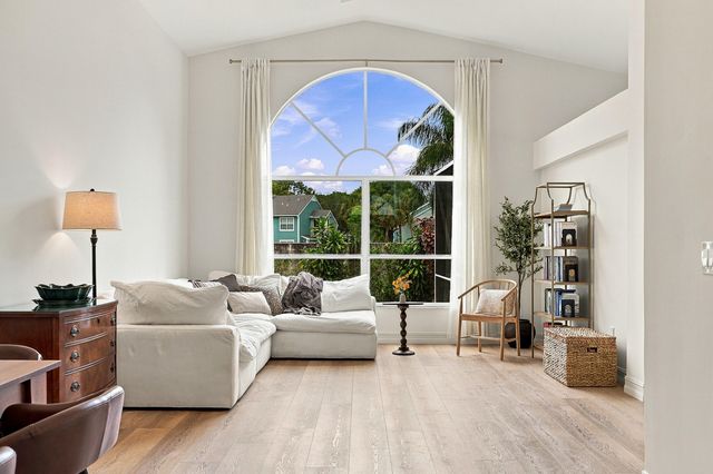 4969 BROADSTONE Circle, West Palm Beach, FL 33417