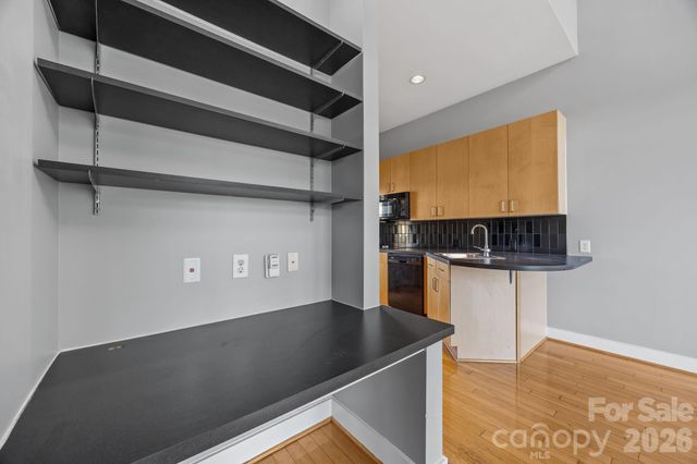 514 W 10th Street 403, Charlotte, NC 28202