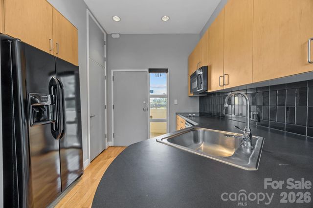 514 W 10th Street 403, Charlotte, NC 28202
