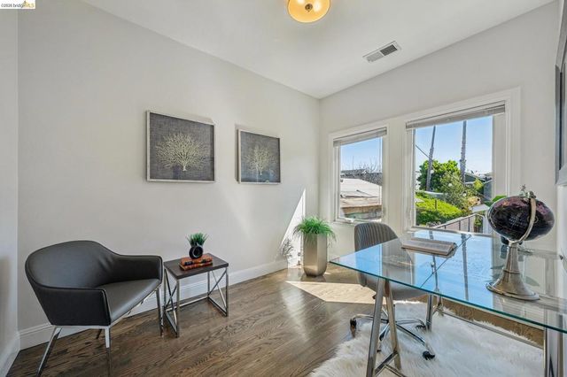 2012 Chestnut St, Oakland, CA 94607