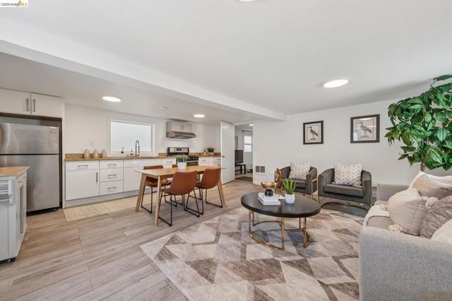 2012 Chestnut St, Oakland, CA 94607