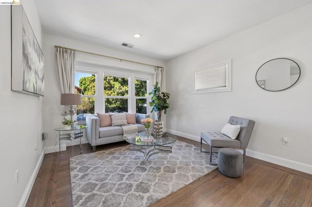 2012 Chestnut St, Oakland, CA 94607