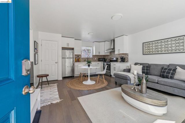 2012 Chestnut St, Oakland, CA 94607