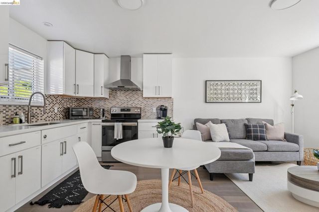 2012 Chestnut St, Oakland, CA 94607