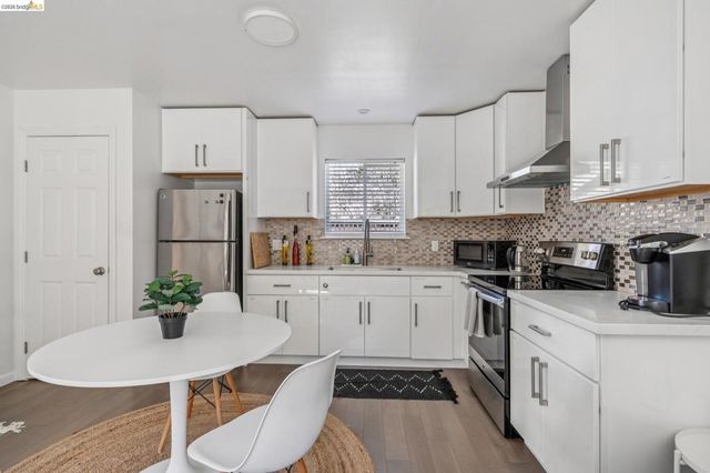 2012 Chestnut St, Oakland, CA 94607