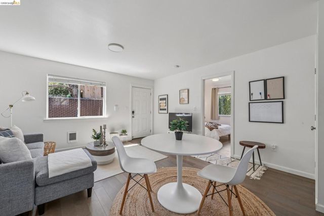 2012 Chestnut St, Oakland, CA 94607