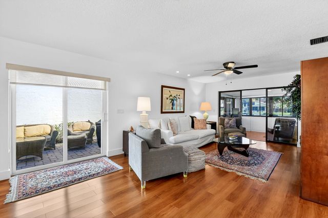 5198 Mirror Lakes Boulevard, Boynton Beach, FL 33472