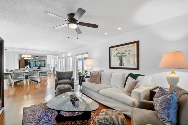 5198 Mirror Lakes Boulevard, Boynton Beach, FL 33472