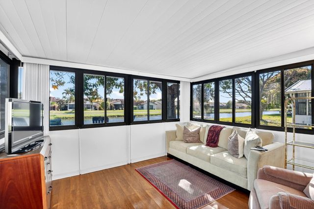 5198 Mirror Lakes Boulevard, Boynton Beach, FL 33472