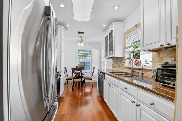 5198 Mirror Lakes Boulevard, Boynton Beach, FL 33472