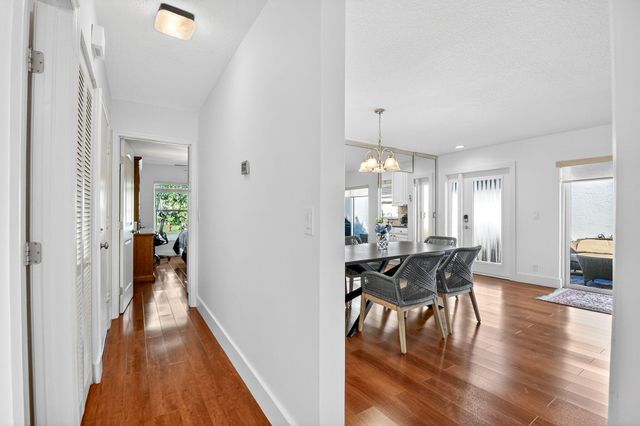 5198 Mirror Lakes Boulevard, Boynton Beach, FL 33472