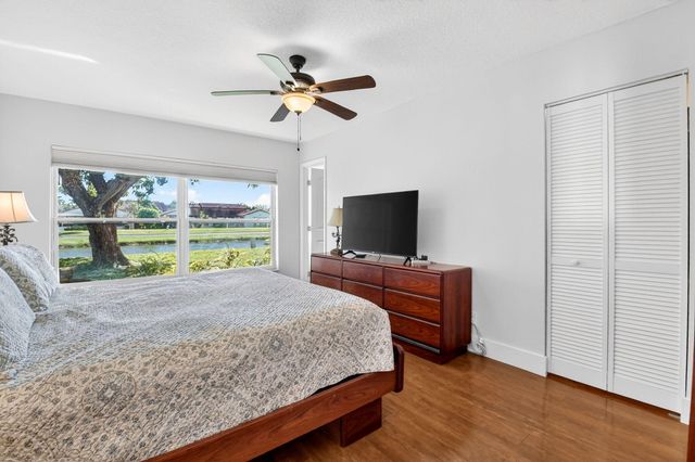 5198 Mirror Lakes Boulevard, Boynton Beach, FL 33472