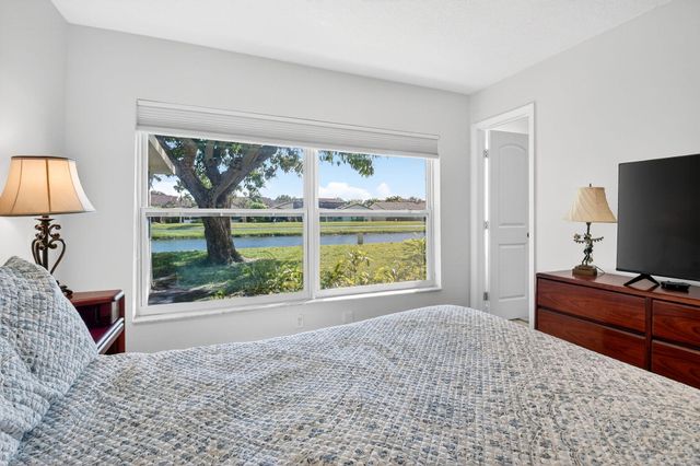 5198 Mirror Lakes Boulevard, Boynton Beach, FL 33472