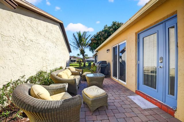 5198 Mirror Lakes Boulevard, Boynton Beach, FL 33472