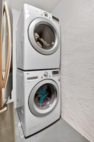 5198 Mirror Lakes Boulevard, Boynton Beach, FL 33472