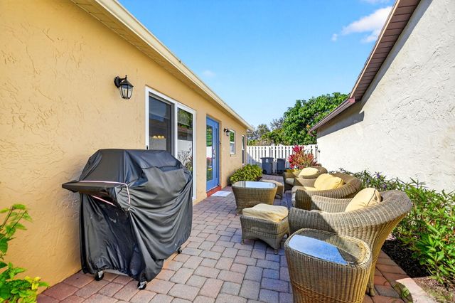 5198 Mirror Lakes Boulevard, Boynton Beach, FL 33472