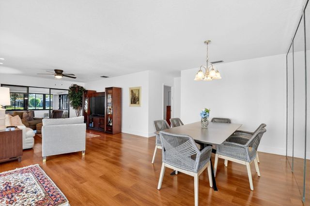 5198 Mirror Lakes Boulevard, Boynton Beach, FL 33472