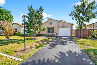 5198 Mirror Lakes Boulevard, Boynton Beach, FL 33472