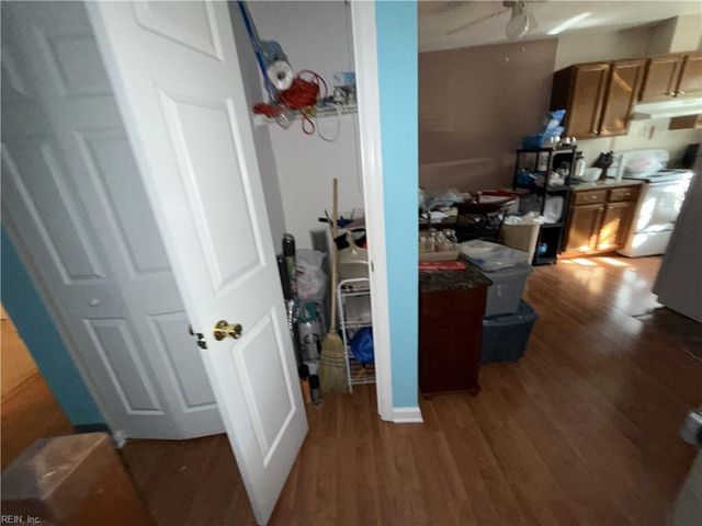 407 Hollomon DR, Hampton, VA 23666