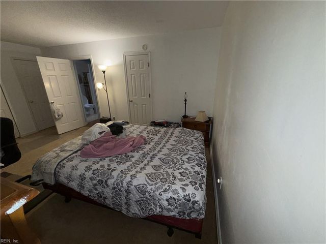 407 Hollomon DR, Hampton, VA 23666