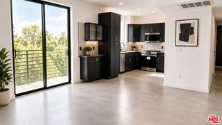 10867 Fruitland Drive 401, Los Angeles, CA 91604