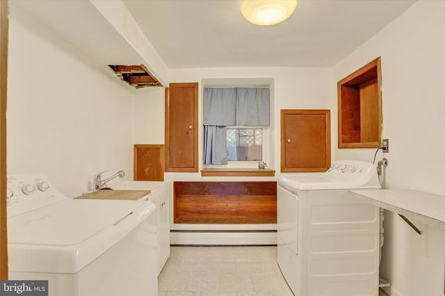 240 WALNUT ST, Highspire, PA 17034