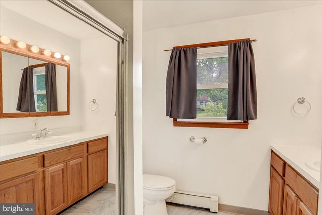240 WALNUT ST, Highspire, PA 17034