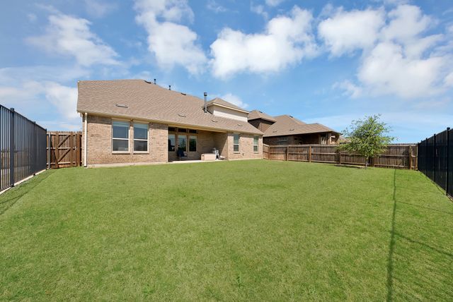 10700 Rock Bolt Drive, Aubrey, TX 76227