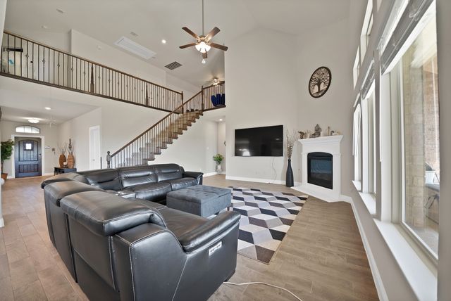 10700 Rock Bolt Drive, Aubrey, TX 76227