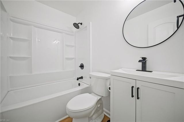 121 Phillips LN, Newport News, VA 23602