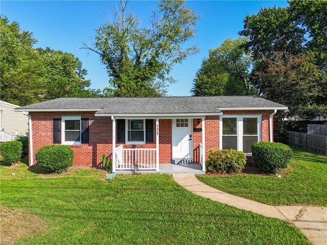 121 Phillips LN, Newport News, VA 23602