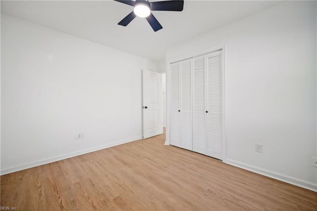 121 Phillips LN, Newport News, VA 23602