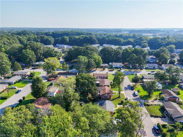 121 Phillips LN, Newport News, VA 23602