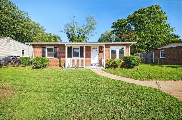 121 Phillips LN, Newport News, VA 23602