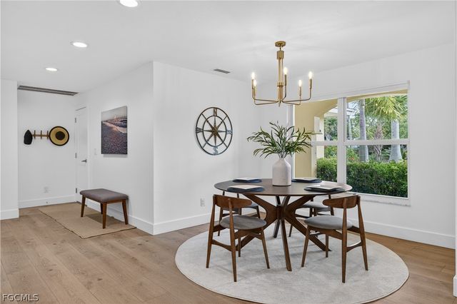 1103 Captains Walk ST, Sanibel, FL 33957