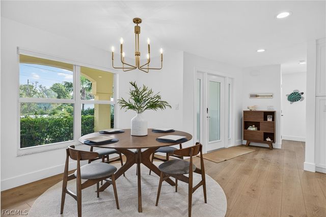 1103 Captains Walk ST, Sanibel, FL 33957