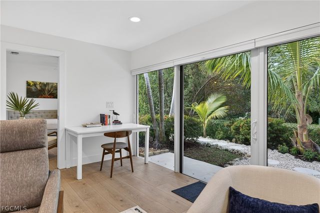 1103 Captains Walk ST, Sanibel, FL 33957