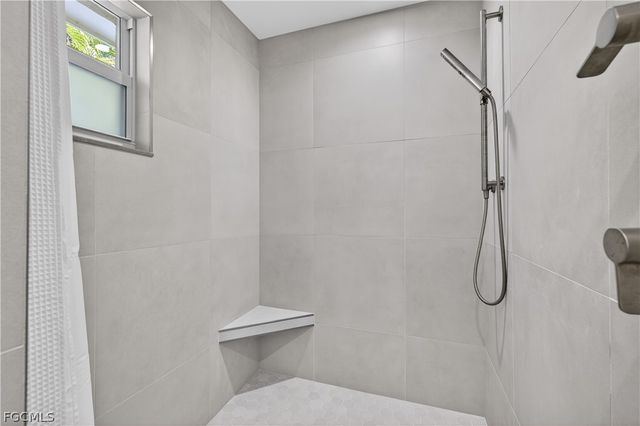 1103 Captains Walk ST, Sanibel, FL 33957