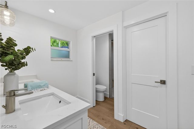 1103 Captains Walk ST, Sanibel, FL 33957