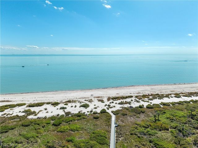 1103 Captains Walk ST, Sanibel, FL 33957