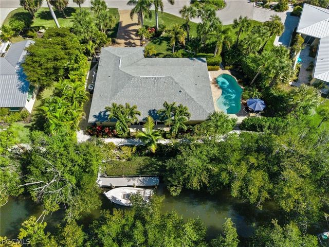 1103 Captains Walk ST, Sanibel, FL 33957