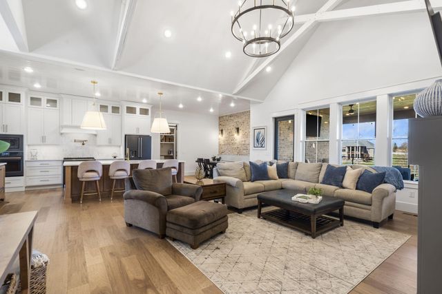 4035 E Brookdale Terrace, Springfield, MO 65802