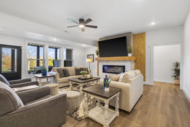 4035 E Brookdale Terrace, Springfield, MO 65802